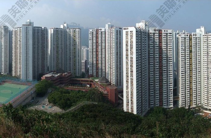 公屋利东邨位处港铁沿线 交通方便  381实呎户获九龙区绿表客325万元承接   