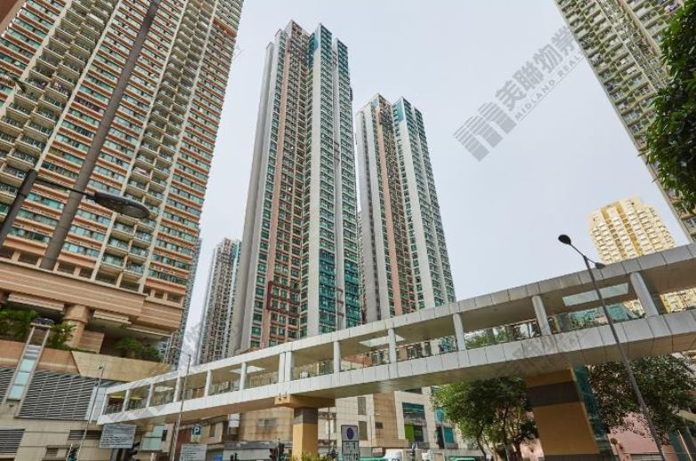 買家置業決心堅定　攜票睇樓打動業主　將軍澳東港城兩房戶以718萬元易手　2002年貨升值超過3倍
