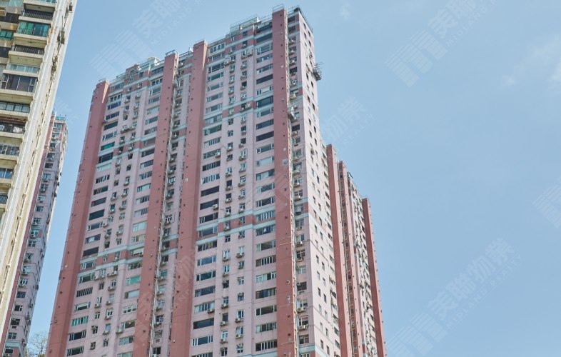 北角半山雲景台1,063實呎戶  2,220萬元連車位易手