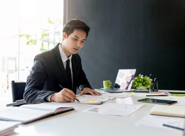 【買樓個案】月入8萬會計師 買柏傲莊2房如何部署？