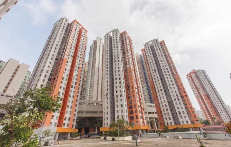 香港仔居屋渔晖苑419实呎户  同区租客见物业即买即住及可承做高成数按揭  570万元入市 1999年货升值逾3倍