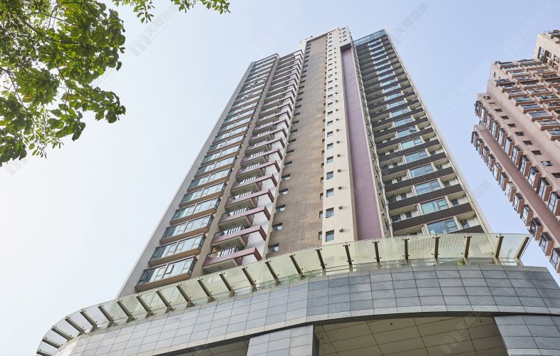 西区傲翔湾畔497实呎户  用家1,275万元承接 2009年货转手升值近8成