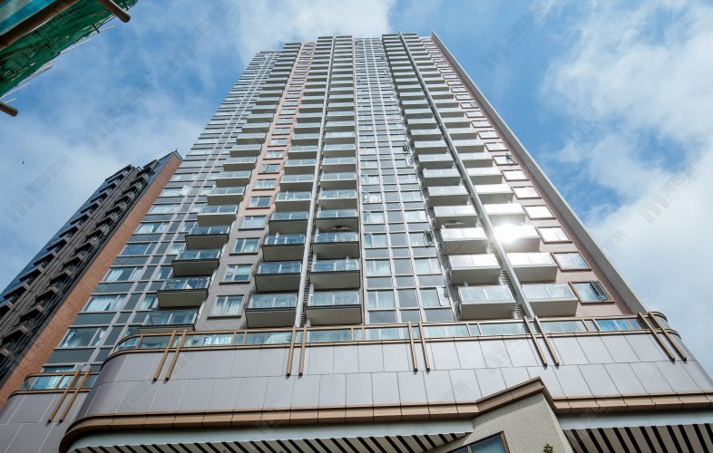 香港仔登峰．南岸255实呎户  新婚上车客555万元入市 2015年货升值逾1成