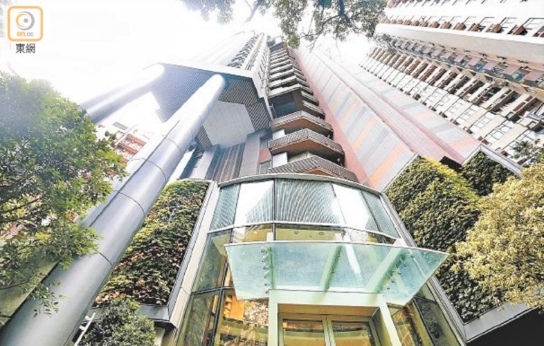 巴丙顿山三房户呎价逾4万元