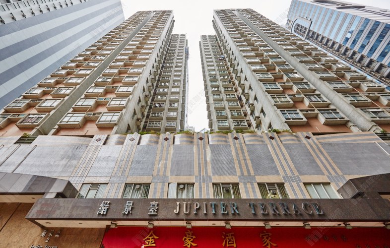 北角缙景台420实呎户 用家笋价650万元入市