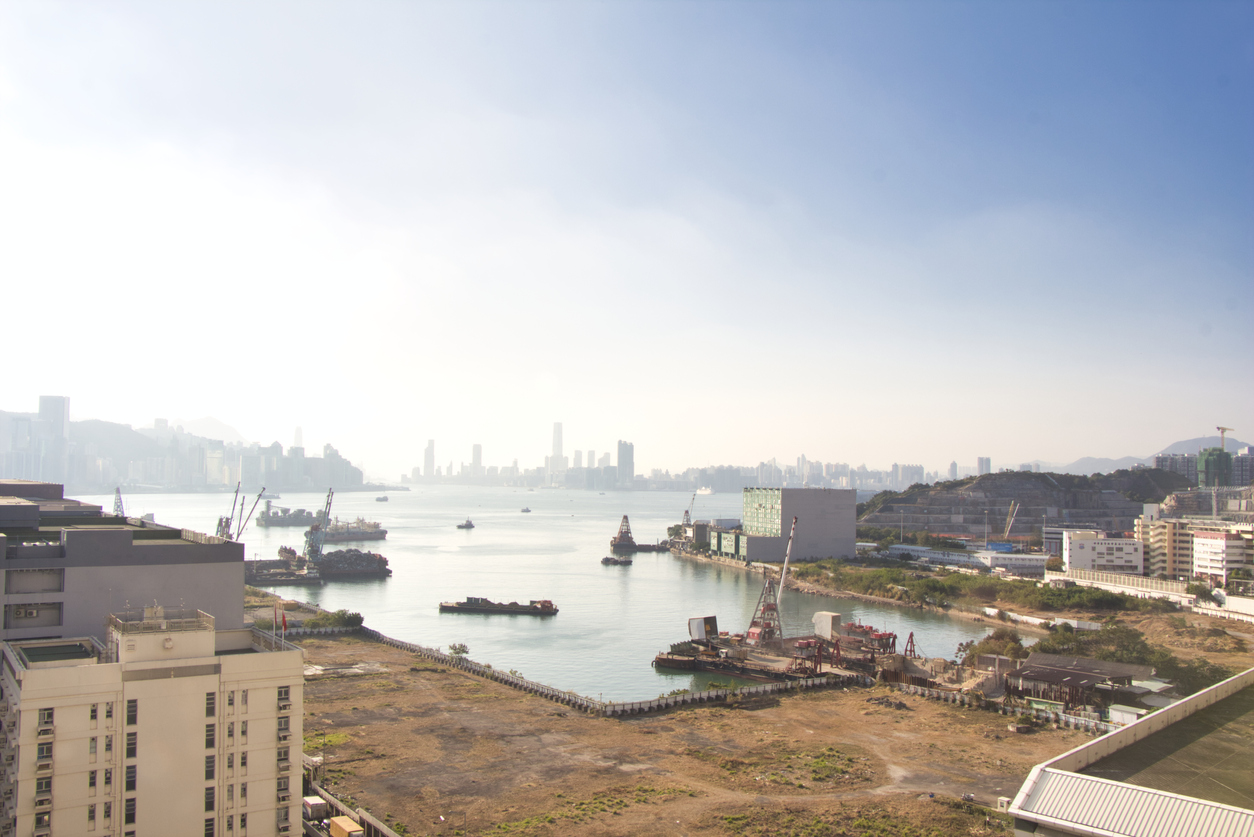【买大开细】特区政府与地产商 楼市政策对着干?!