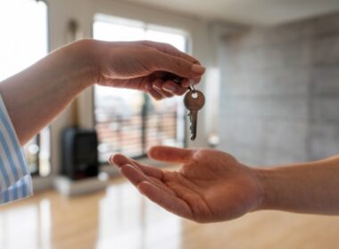 【租盤攻略2023】平價暫住私樓 觀望2023樓市