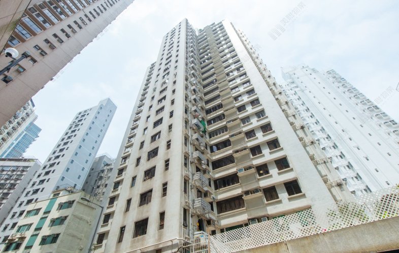 港島西區穎章大廈686實呎戶近港鐵  首置客1,080萬元承接