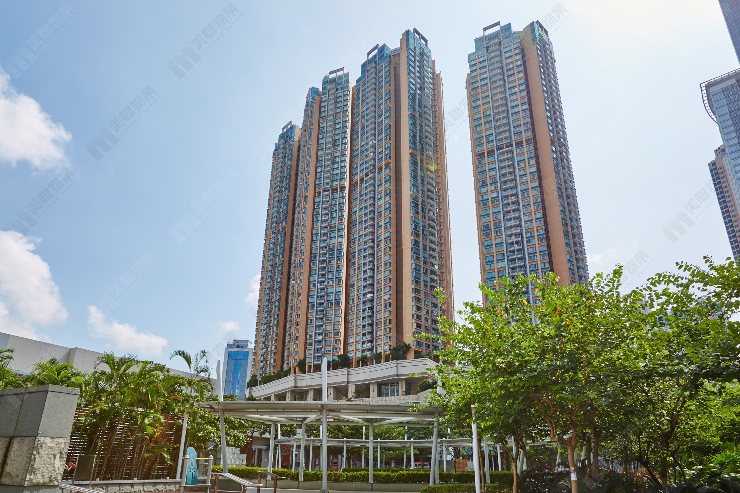 荃灣萬景峯10月首宗租賃交投 507實呎極高層戶 月租2.03萬元租出 2014年購入單位 租賃回報約3.3厘