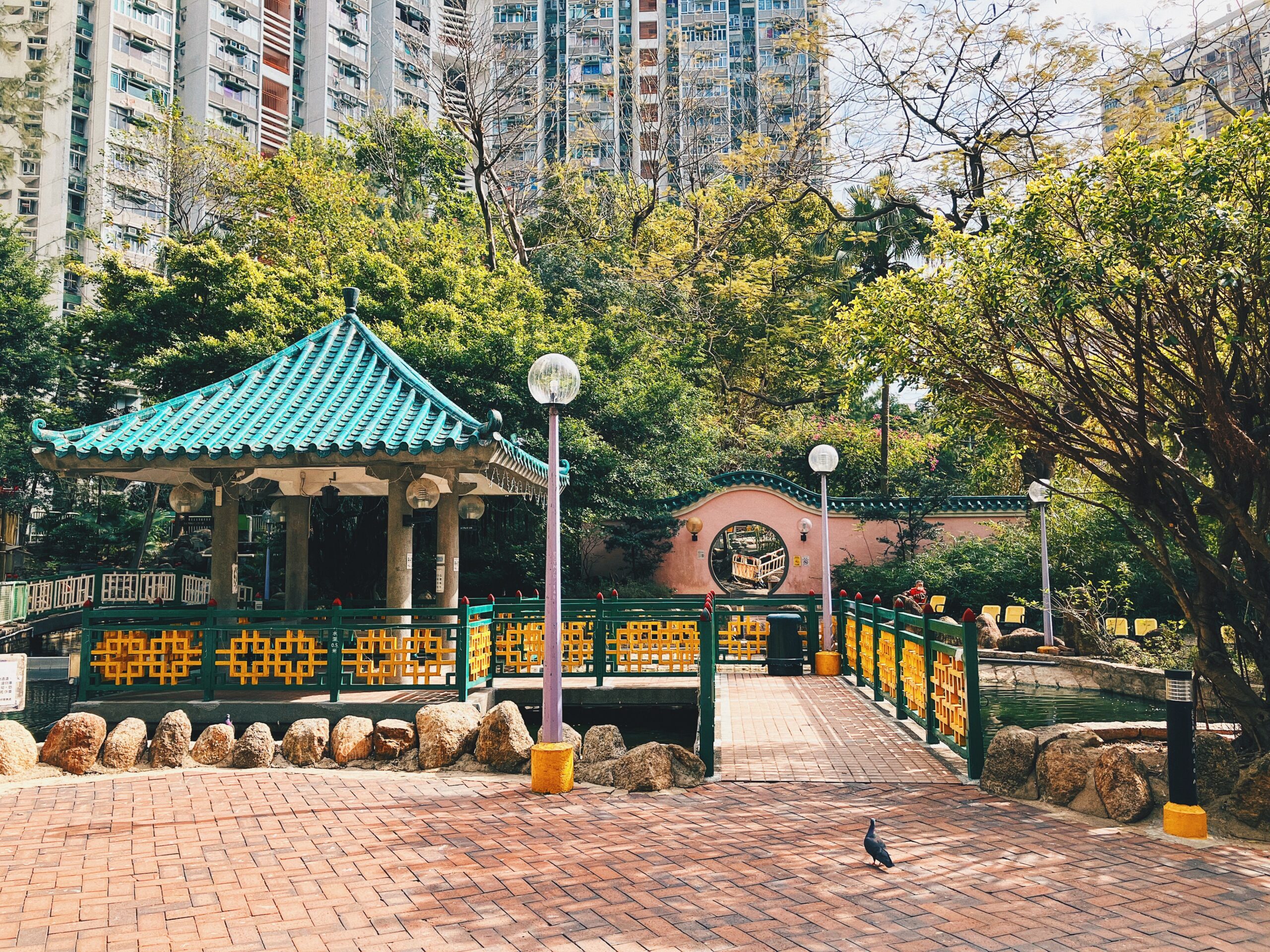 【香港公屋】黃大仙竹園邨 80年代的水池與遊樂設施