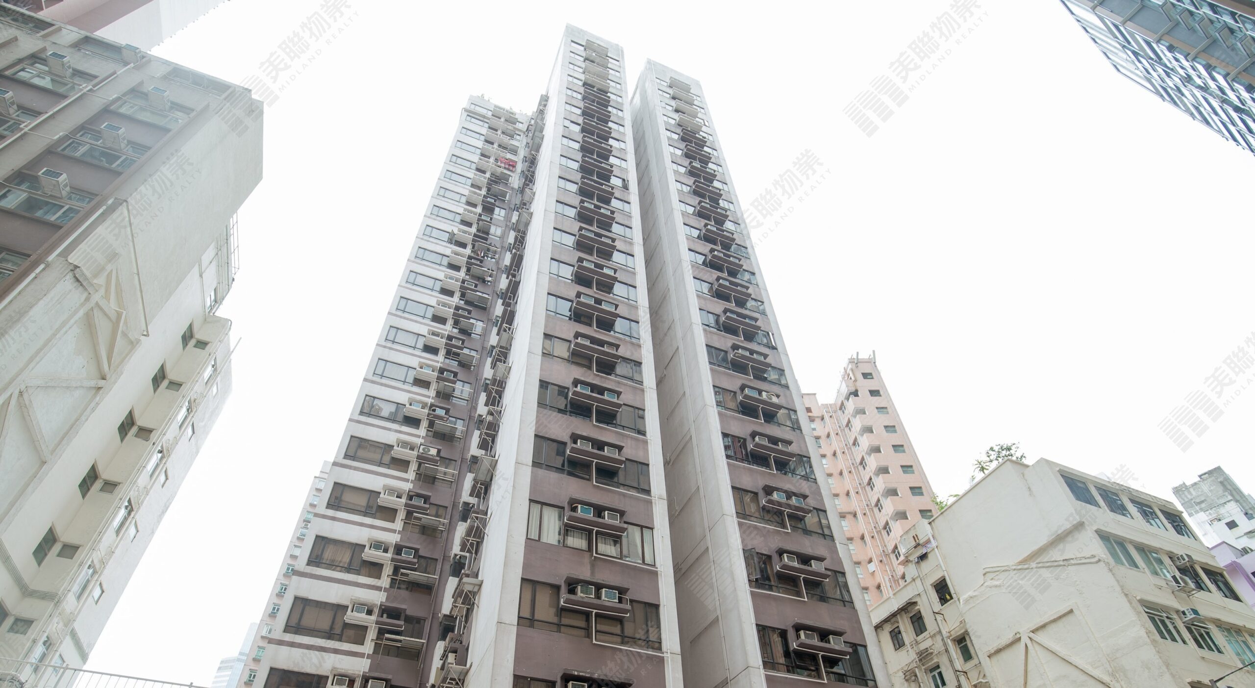 上環慧源閣520實呎戶  鄰近中環核心區 上車用家680萬元承接 1990年貨升值近4倍
