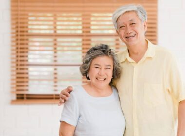 想了解逆按揭/安老按揭計劃？本文詳細分析2024年申請資格、每月收入計算、利弊比較。讓你輕鬆規劃退休理財方案，安享晚年生活。