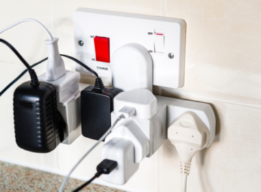 【電掣面板】13A 20A 幾時用? 單蘇定孖蘇? 燈曲又係乜? 一文解清電掣術語