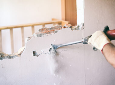 【樓上裝修】樓上裝修跌石屎 責任歸屬及賠償指南